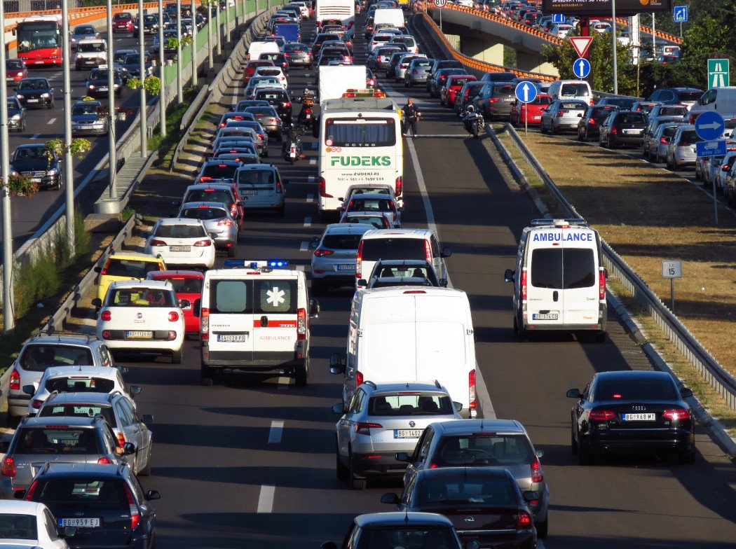 Carril para emergencias: obligatorio y ‘conectado’